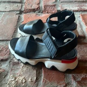 Sorel Kinetic sandal size 8